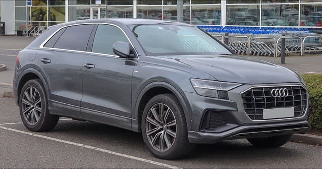 Audi Q8 araç fotoğrafı