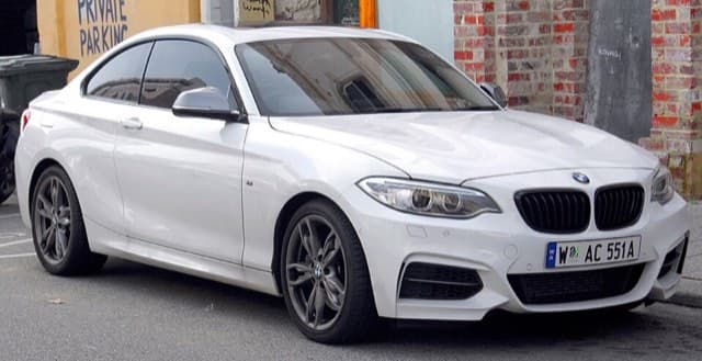 BMW 2 Serisi F22 F23 2014–2020 araç fotoğrafı
