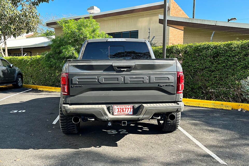 Ford F-150 Raptor 2022–2024 Far Camı