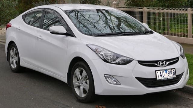 Hyundai Elantra 2011–2013 Far Camı