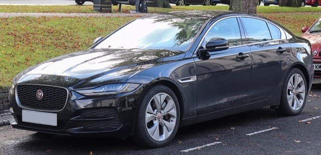Jaguar XE 2017–2019 araç fotoğrafı