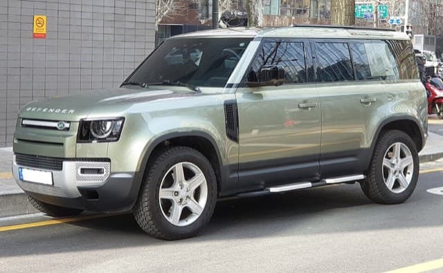 Land Rover Defender araç fotoğrafı