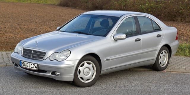 Mercedes-Benz C Serisi W203 1997–2001 araç fotoğrafı