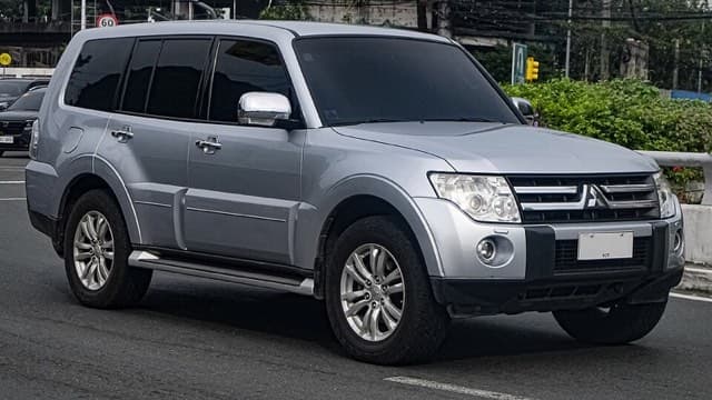 Mitsubishi Pajero 2007–2019 araç fotoğrafı