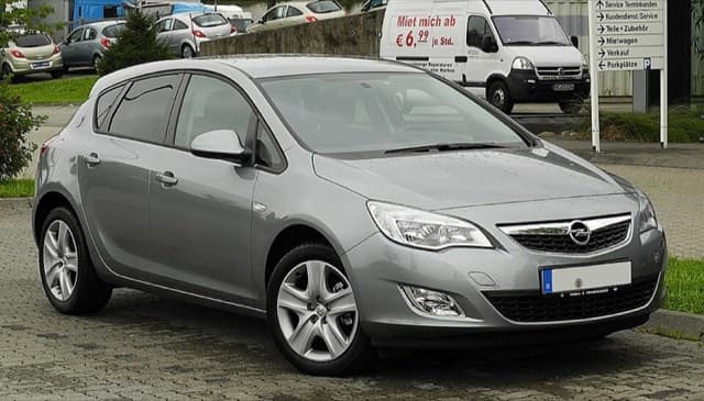 Opel Astra J 2010+ araç fotoğrafı