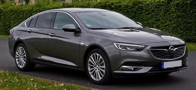 Opel Insignia araç fotoğrafı