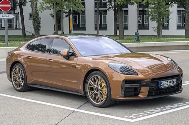 Porsche Panamera 2014–2018 araç fotoğrafı