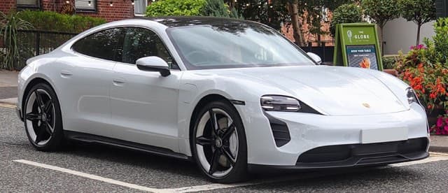 Porsche Taycan 2018–2023 araç fotoğrafı