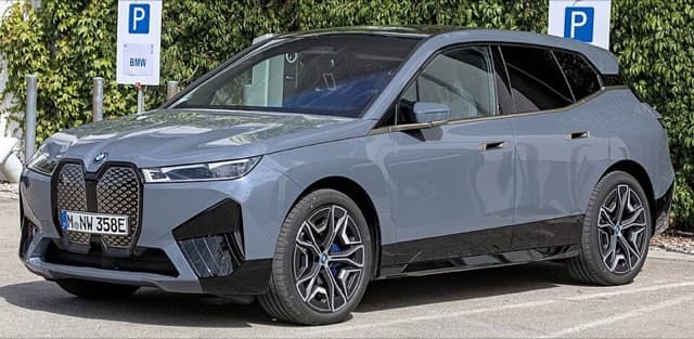 BMW iX araç fotoğrafı