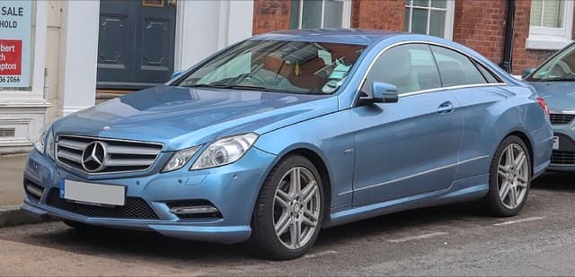 Mercedes-Benz E Serisi Coupe C207 2009–2013 araç fotoğrafı