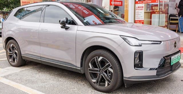 Volvo XC70 2025+ araç fotoğrafı